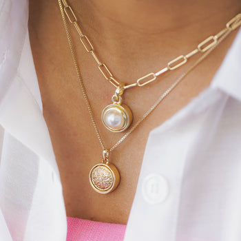Gold layering necklaces with dainty pendant necklaces