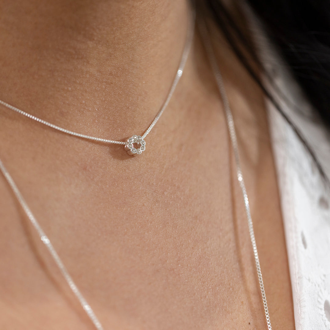 Box chain necklace with custom simple wreath charm