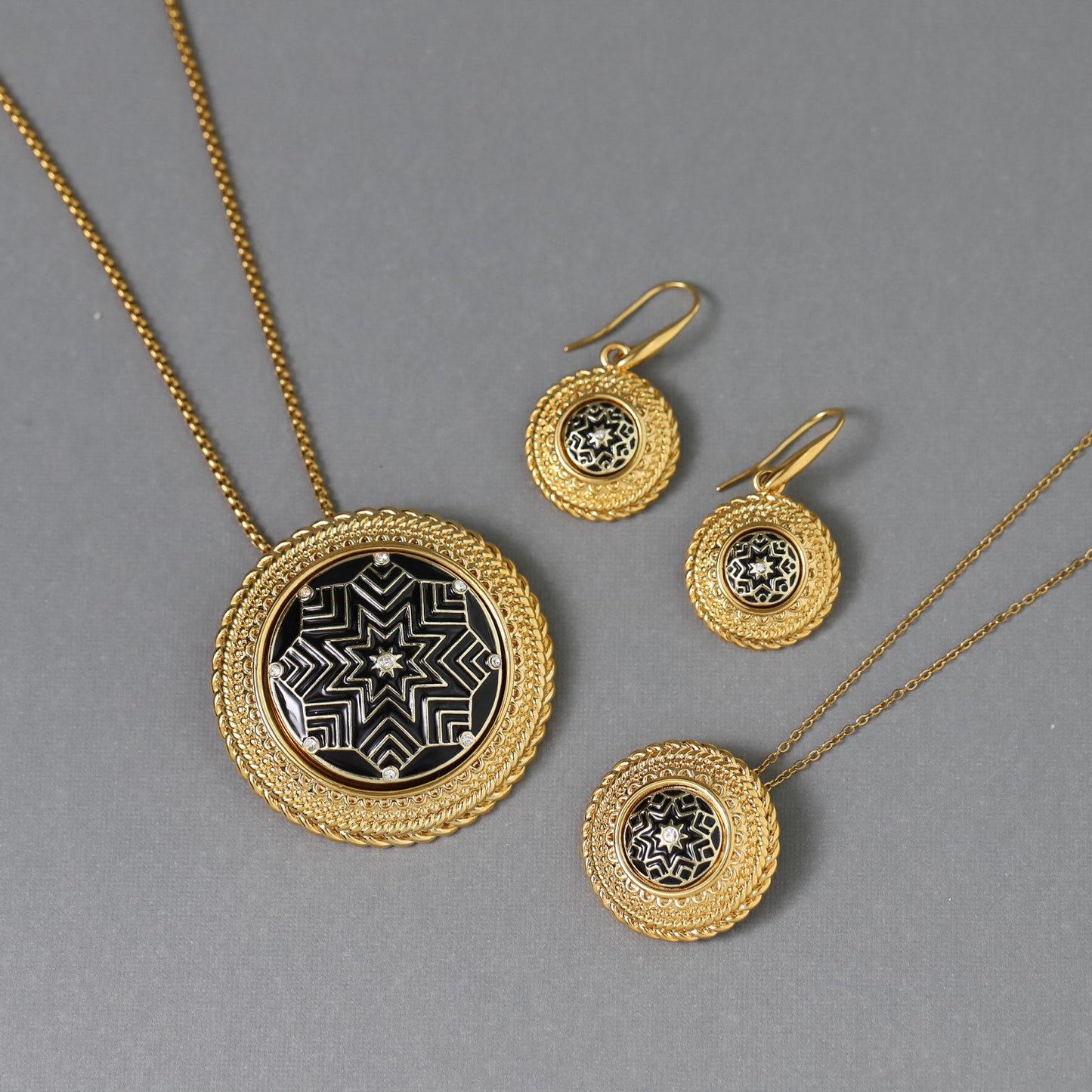 Decor Statement Pendant - Gold