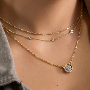 Layering necklaces with gold simple pendant