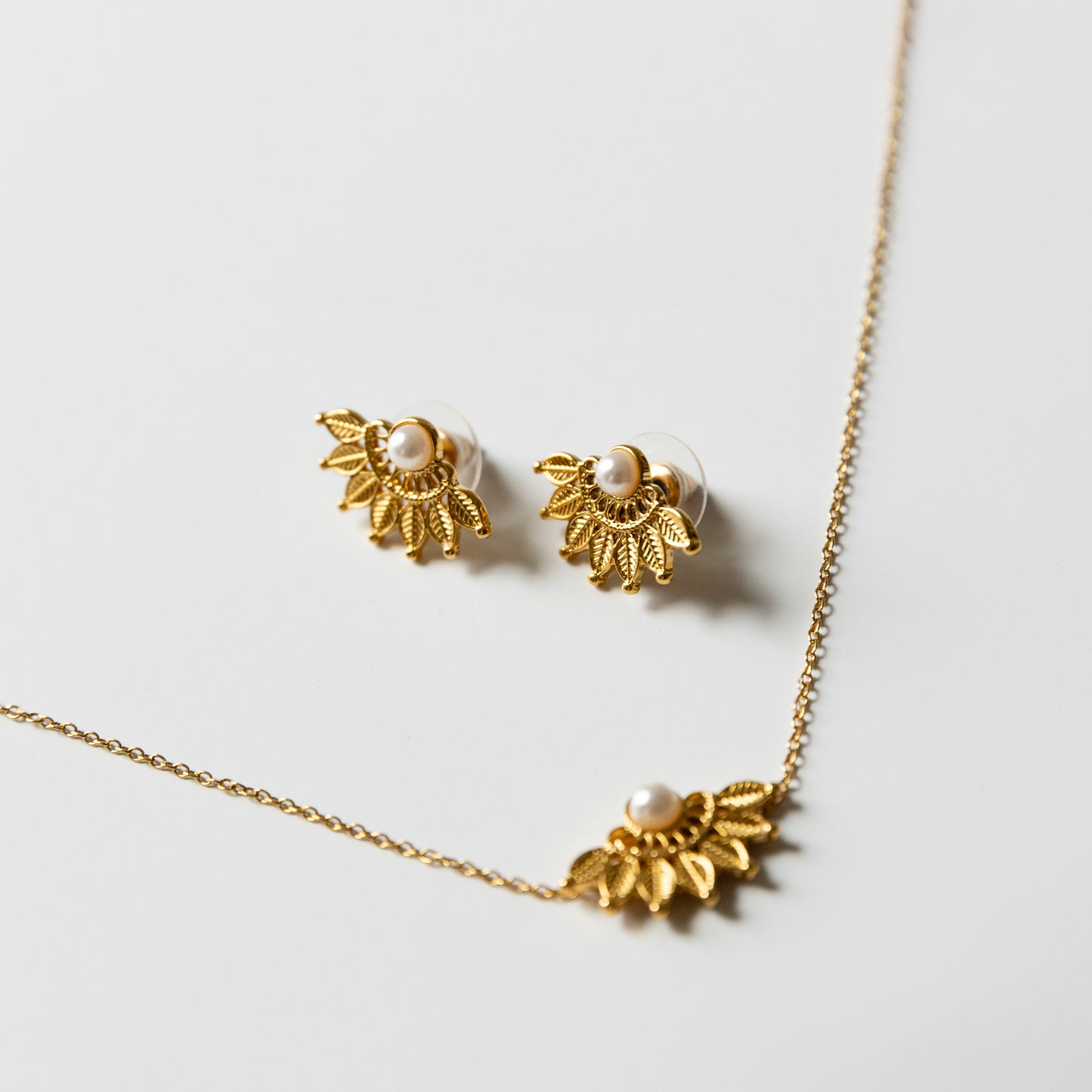 Fan Necklace - Gold